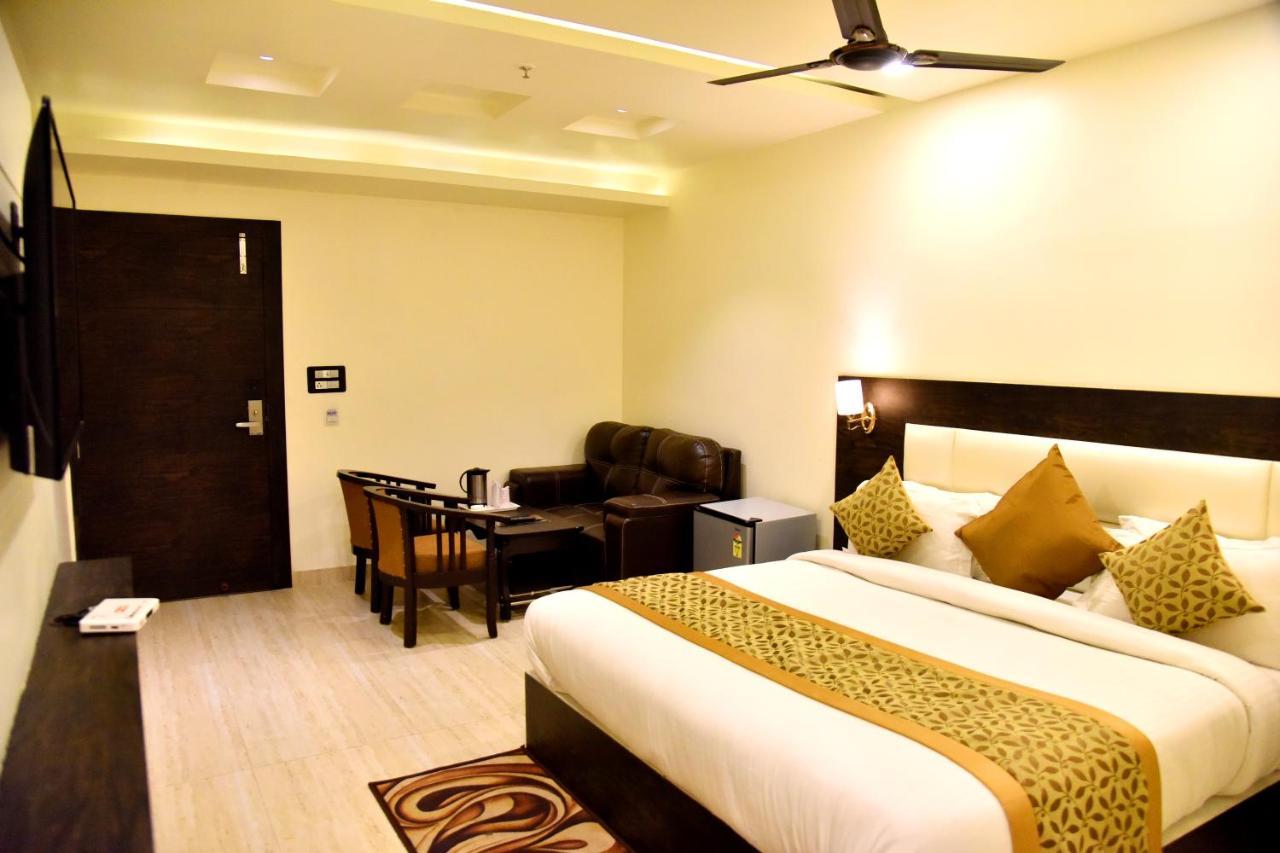 Hotel Vinayak 러크나우 외부 사진