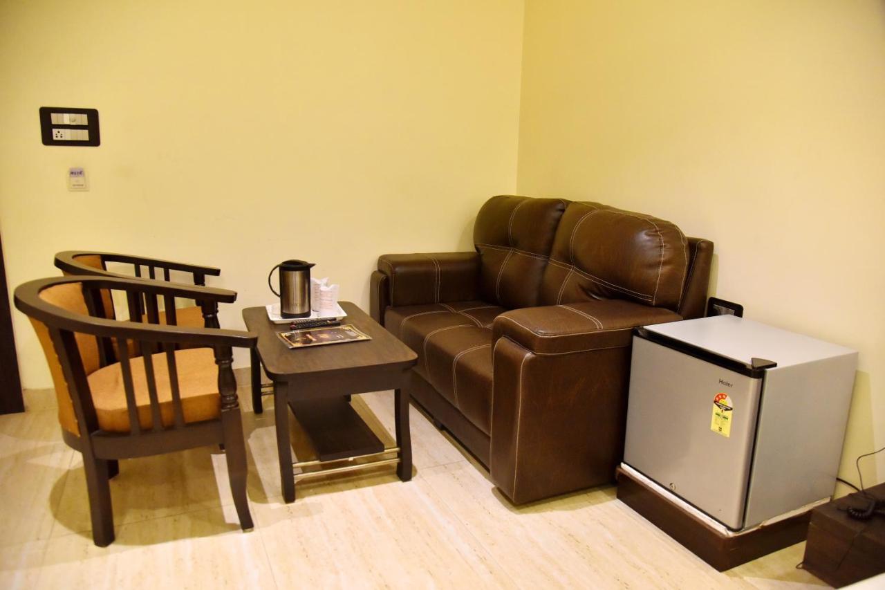Hotel Vinayak 러크나우 외부 사진